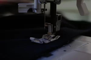 Cara Menilai Kualitas Jahitan Kaus Outfit Perusahaan