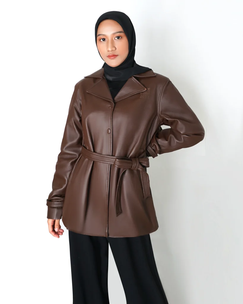 jaket kulit pertamina perempuan tampak depan