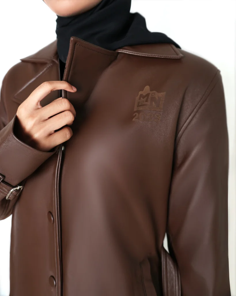 detail jaket kulit pertamina perempuan