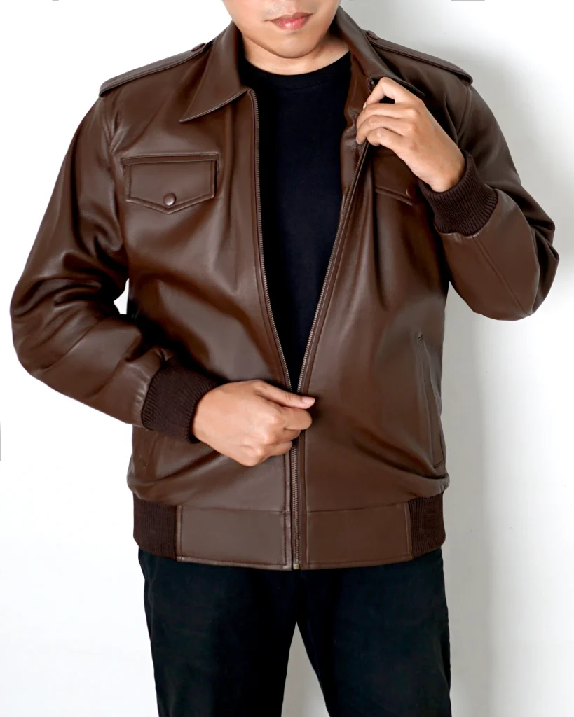 detail seleting jaket kulit pertamina laki laki tampak depan