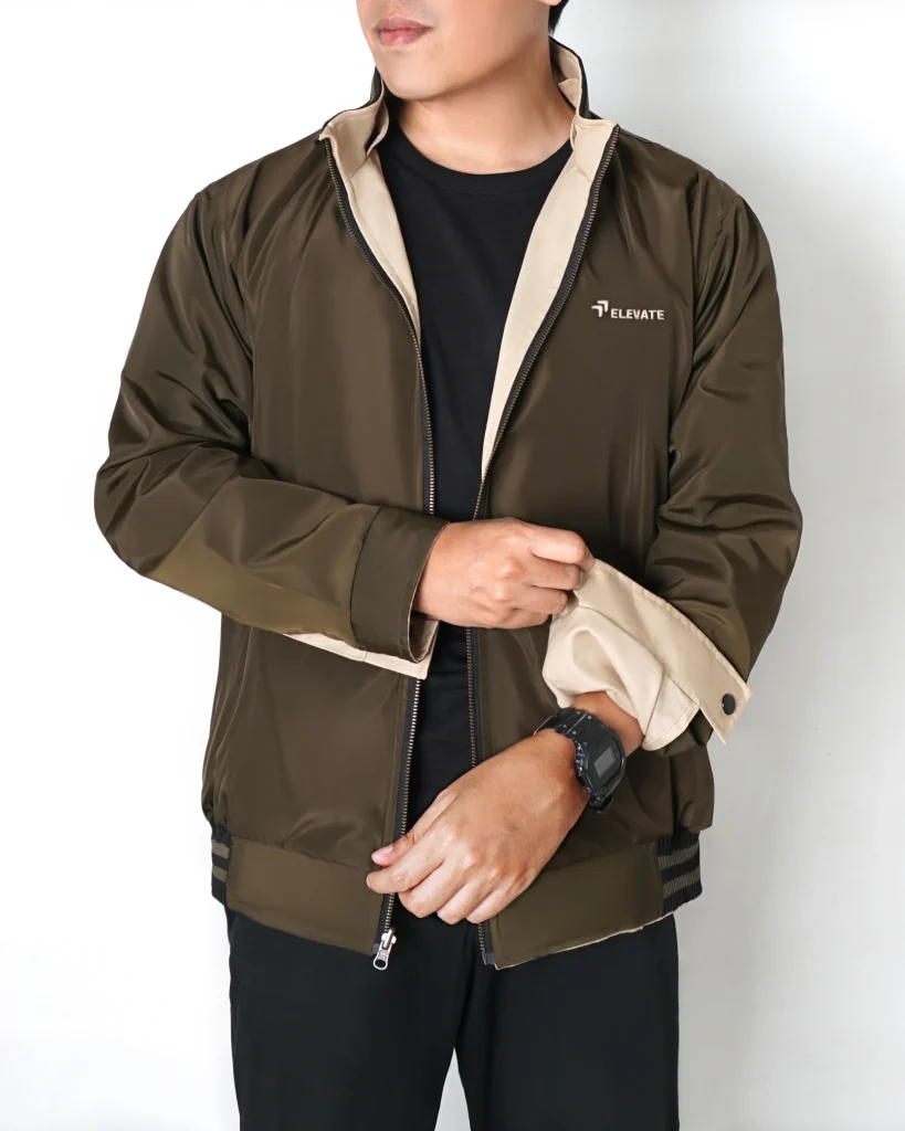 jaket reversible elevate bagian belakang zoom