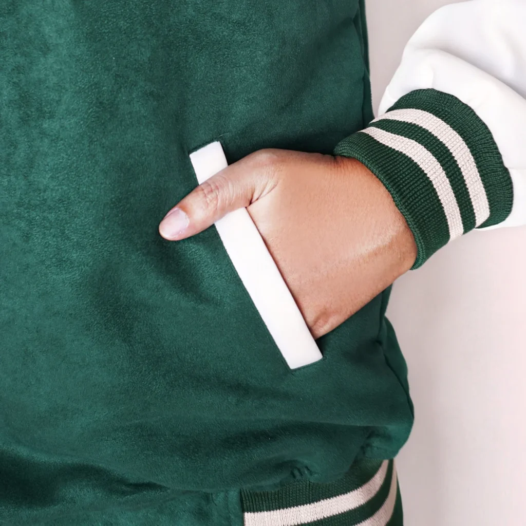 kantong jaket varsity